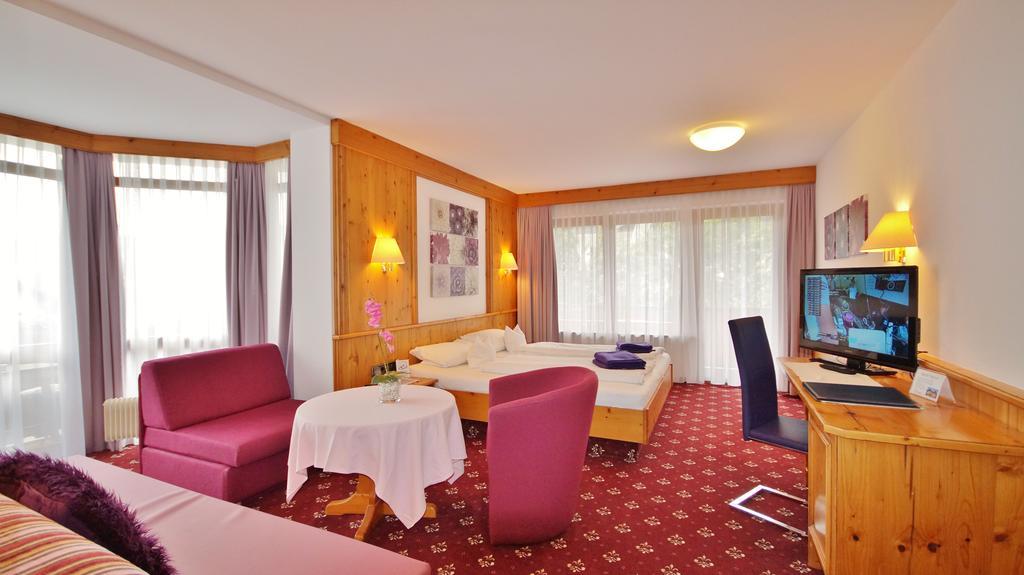 Hotel Schwarzenbergs Traube Glottertal Camera foto