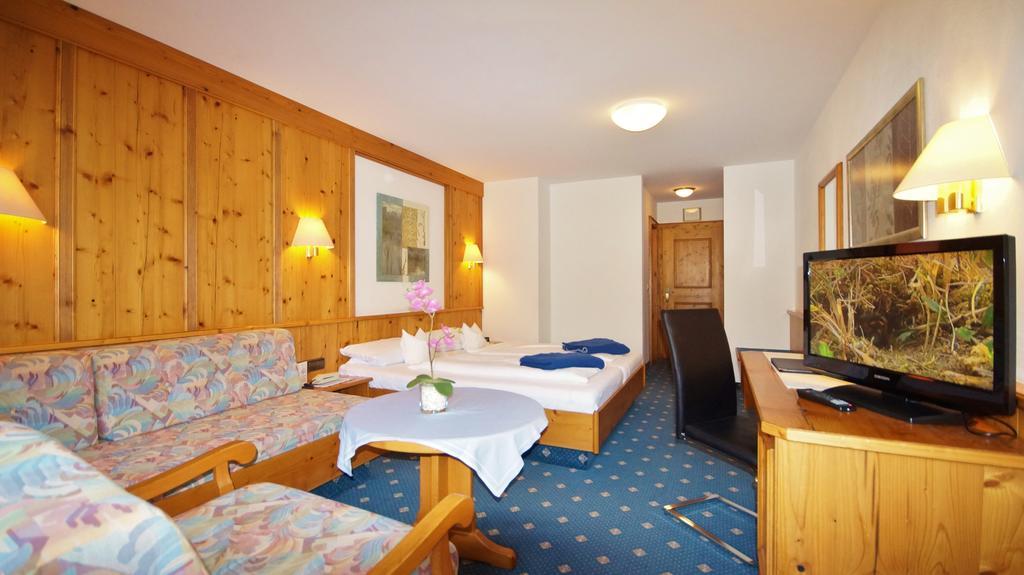 Hotel Schwarzenbergs Traube Glottertal Esterno foto
