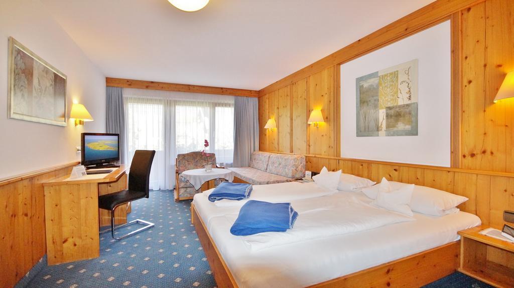 Hotel Schwarzenbergs Traube Glottertal Esterno foto