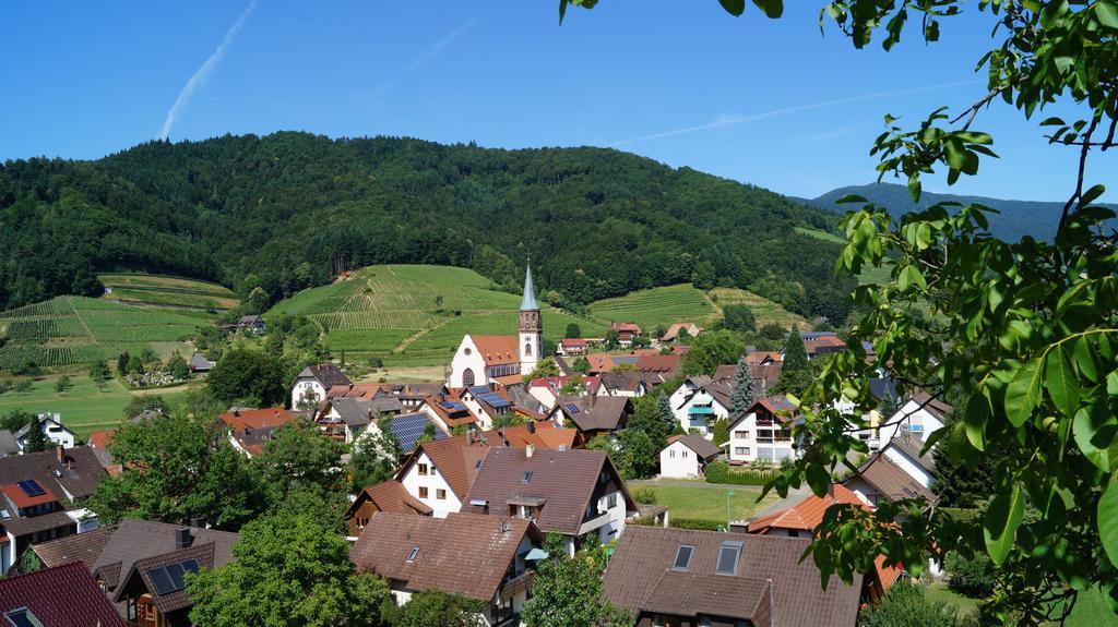 Hotel Schwarzenbergs Traube Glottertal Esterno foto