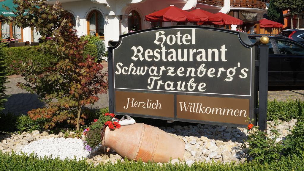 Hotel Schwarzenbergs Traube Glottertal Esterno foto