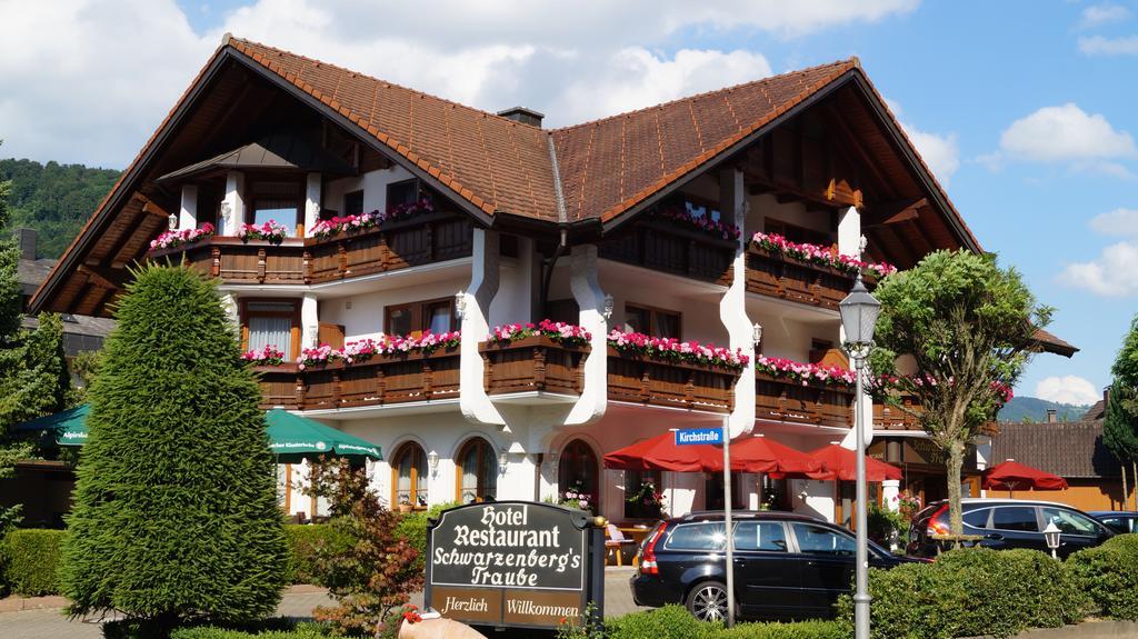 Hotel Schwarzenbergs Traube Glottertal Esterno foto