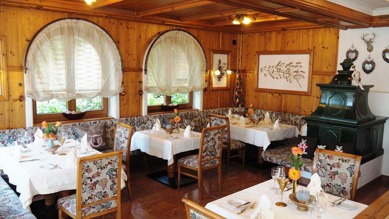 Hotel Schwarzenbergs Traube Glottertal Esterno foto