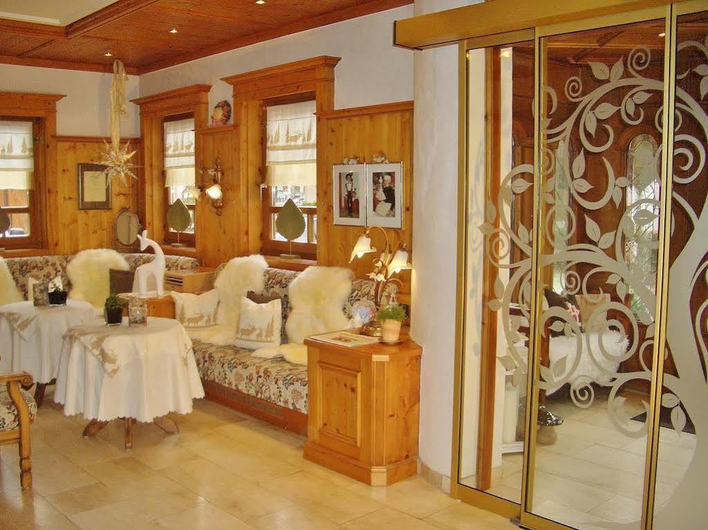 Hotel Schwarzenbergs Traube Glottertal Esterno foto